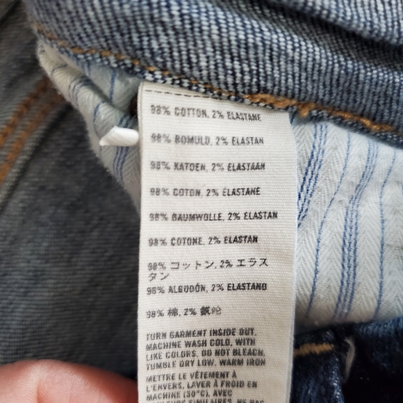 ABERCROMBIE & FITCH~ PERFECT STRETCH DENIM SHORTS! - Picture 3 of 11